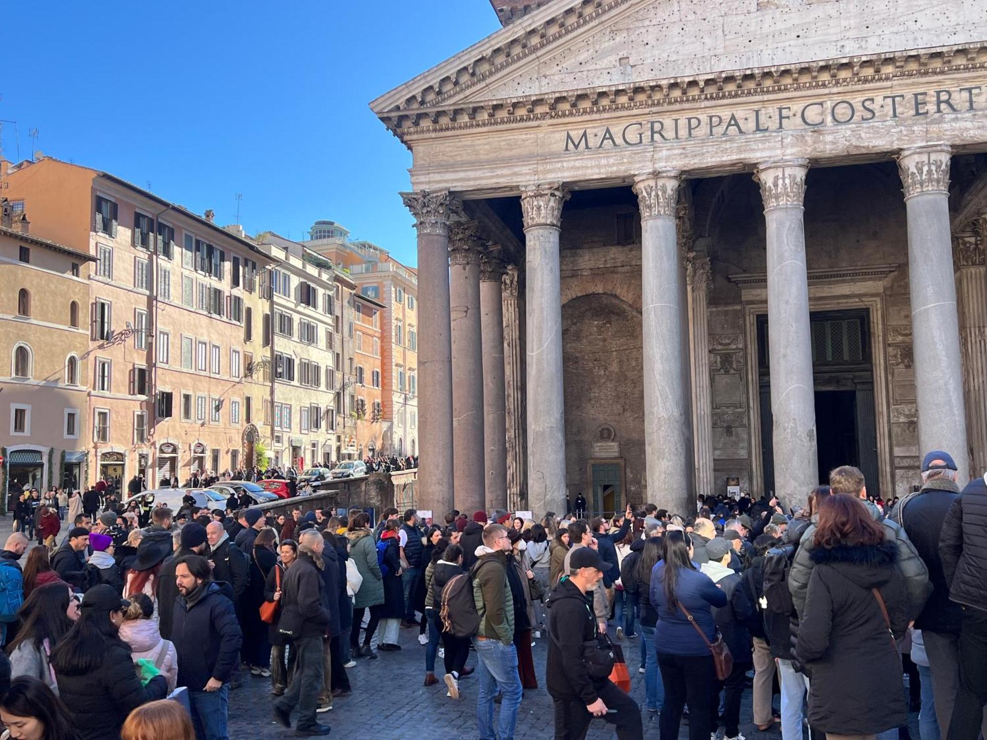 Отель Affreschi Al Pantheon Рим Экстерьер фото